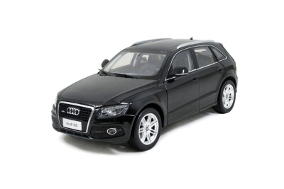 

1:18 scale Audi Q5 2010 diecast model car black