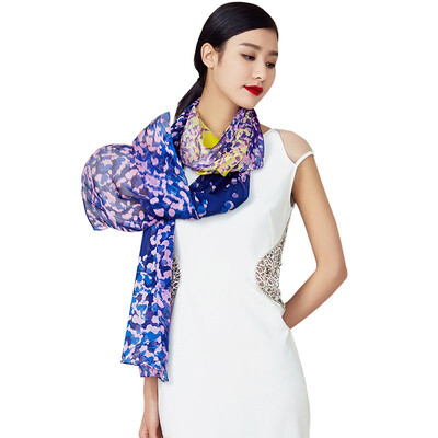 

Jingdong Supermarket Everything wensli silk silk scarf long cloak beach towel lavender gift box long towel Provence sky