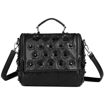 

Meng Na Mi Lu (Meng na mi lu) variety of optional sheepskin stitching fashion wild rivets handbags fashion leisure day and winter wind shoulder Messenger bag 16801 shoulder