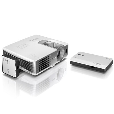 

BenQ BenQ W1075 home projector projector 1080P resolution 2200 lumens 3D high definition no screen TV