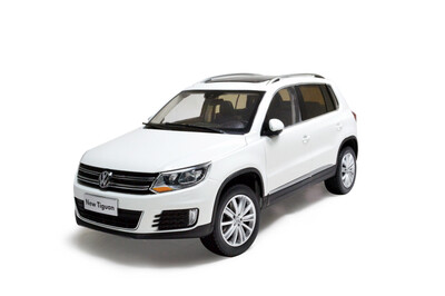 

1:18 scale VW Volkswagen Tiguan 2013 diecast model car white