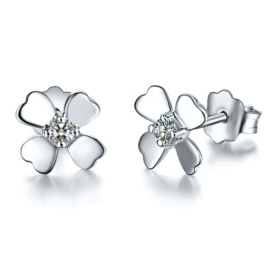 

Seven Seasons (SEVEN DEGREE) S925 Tremella Nails Women's Simple Clover Earrings Wild Earrings Inlaid Zirconium Silver Jewelry Send Gift