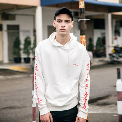 

Wei Xiu (viishow) sets of head sweater male hood Korean students letter printing sports jacket tide WD1596171 white XXL