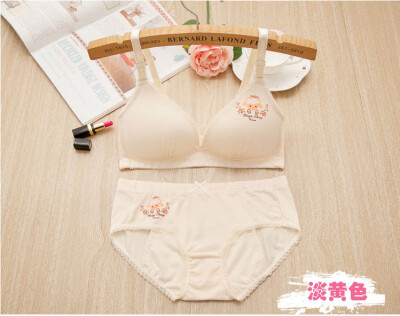 

xi Xiang Ting girls underwear, no steel ring, student bra set, pure cotton thin paragraph cartoon, small bra development period