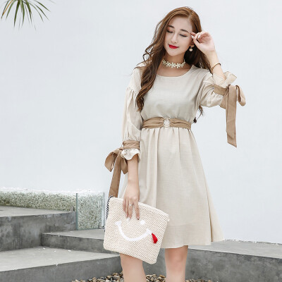 

The new south Korean version of the 2017 fashion autumn dress dress is A long and long skirt with long sleeves and long sleeves