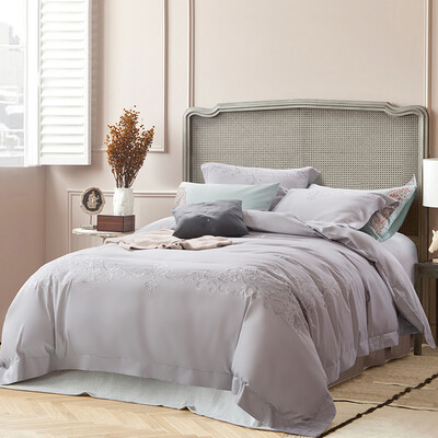 

Kangxin five-star hotel bedding satin embroidery 60 four-piece cotton linen quilt simple white 15 meters bed 200cm230cm