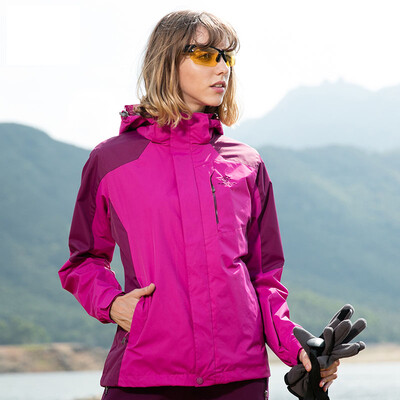

Autumn and winter new outdoor waterproof charging clothes for the men and women in two pieces of a combination of mountaineering c