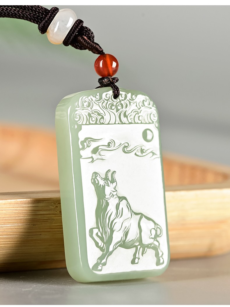 老凤凰和田玉本命年十二生肖属牛玉吊坠男女款牛气冲天玉佩玉石挂件