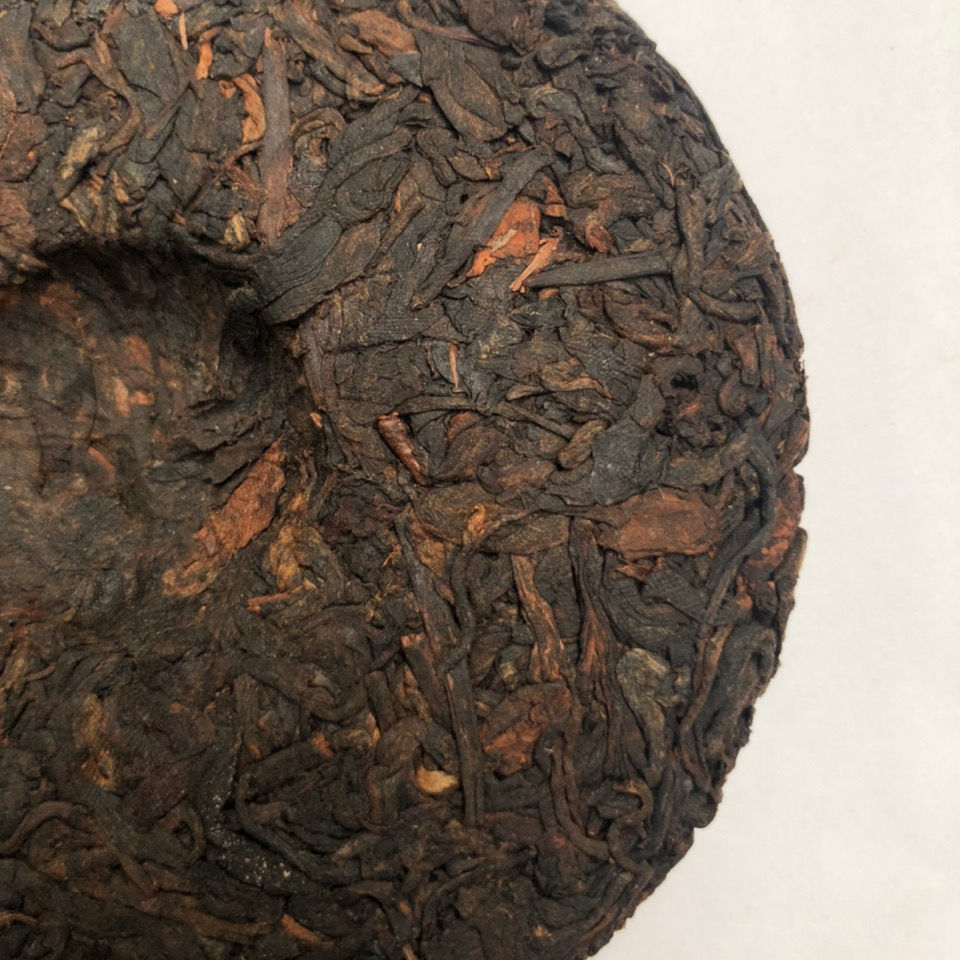 云南老茶熟茶2010年景迈特制茶饼浓香型金针白莲越陈越香一饼