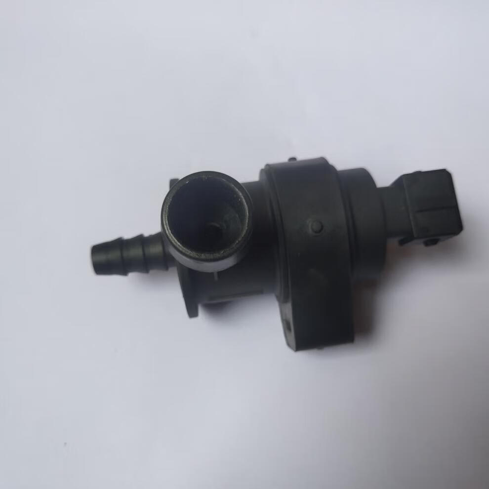 适用于雪佛兰科鲁兹新景程英朗君新威君越迈锐宝碳罐电磁阀控制阀 新