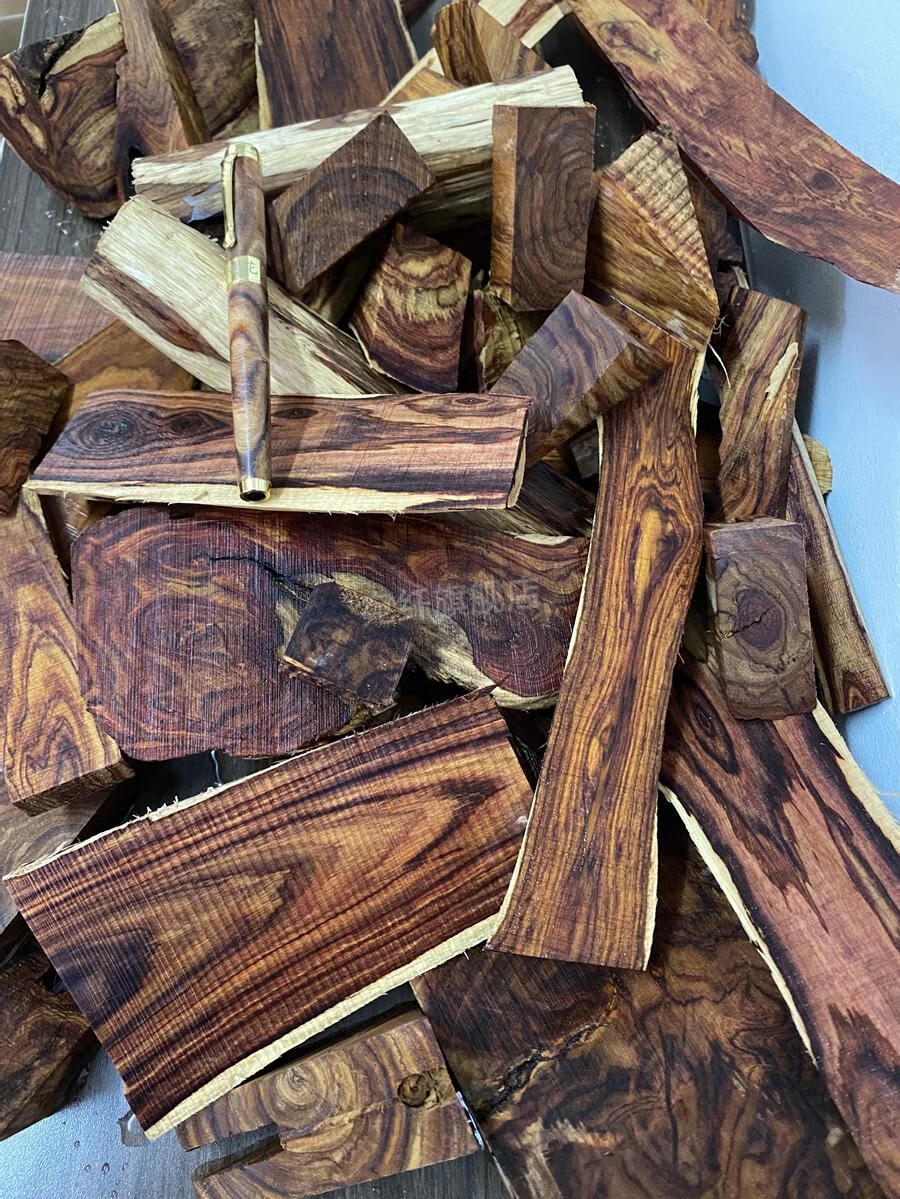 海南黄花梨木料正宗海南碎料手串家具边角料diy雕刻珠子手把件原料红