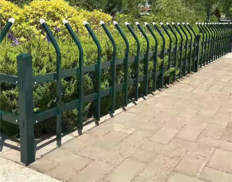 锌钢草坪护栏市政园林绿化带道路隔离防护铁栏杆铁艺围栏花坛栅栏