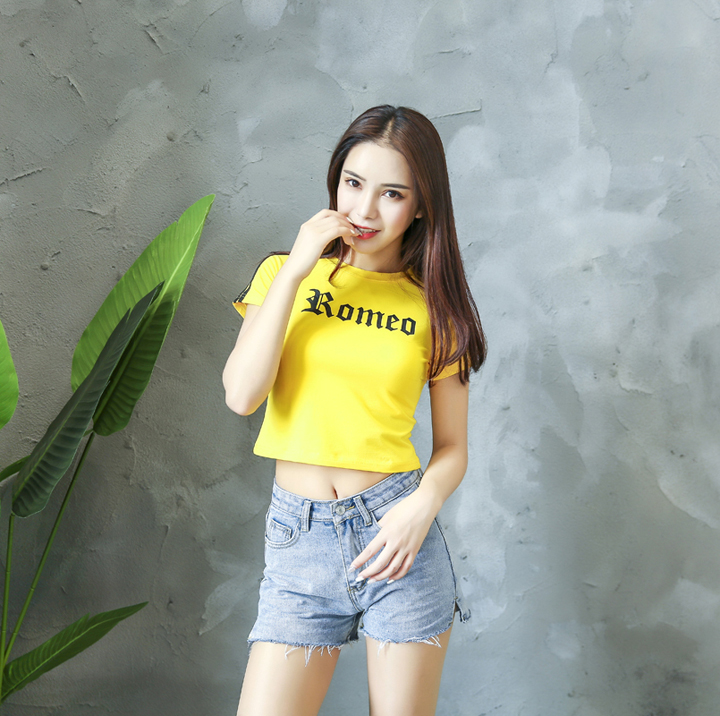 新品跳舞衣服2021夏复古小心机上衣露脐跳舞字母印花短款短袖漏肚脐