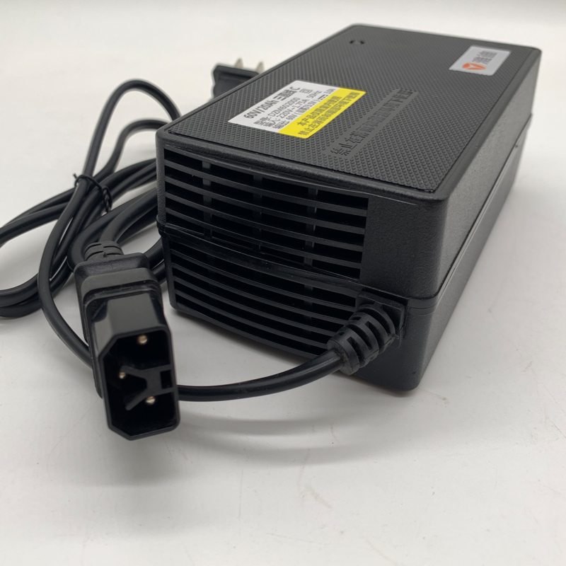 旁恩雅迪60v20ah三圆线c dmqs6030-01新型形插头充电器 dzm602000原装