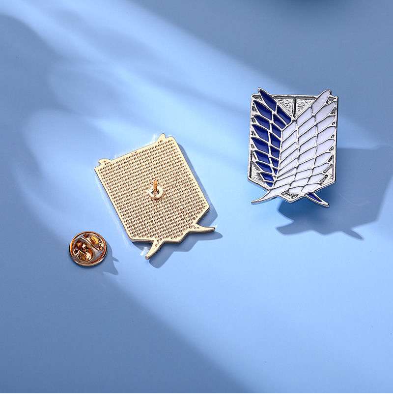 进击的巨人周边徽章自由之翼胸针卡通可爱日系情侣调查兵团金属勋章