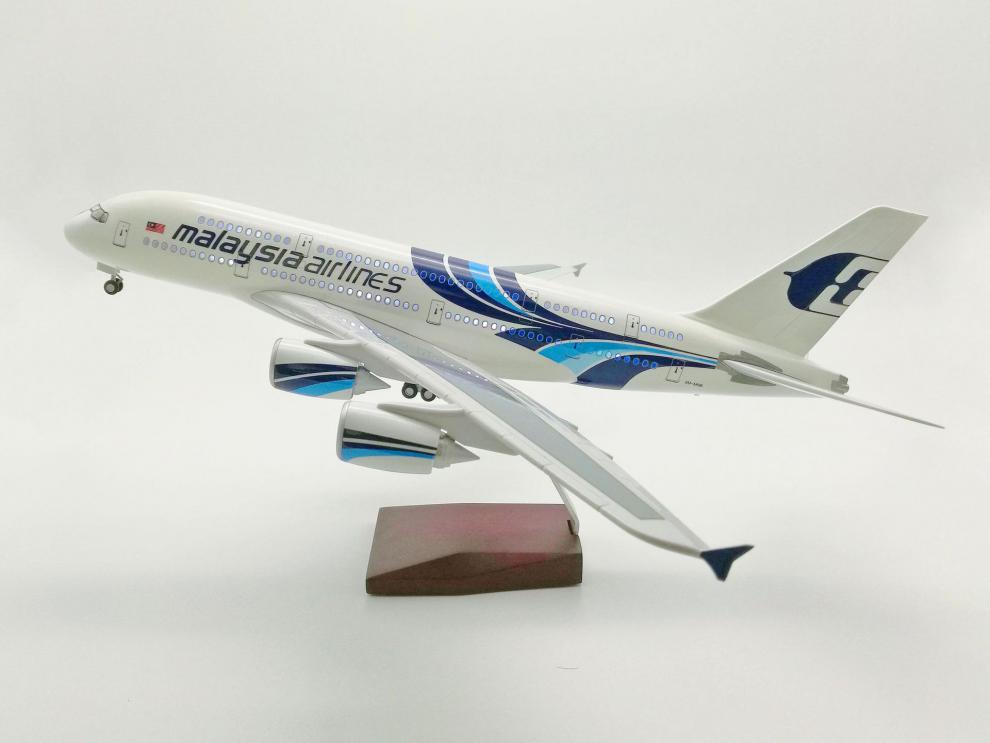 空客a380马来西亚航空 带灯光起落架仿真飞机模型 民航客机模型 升级