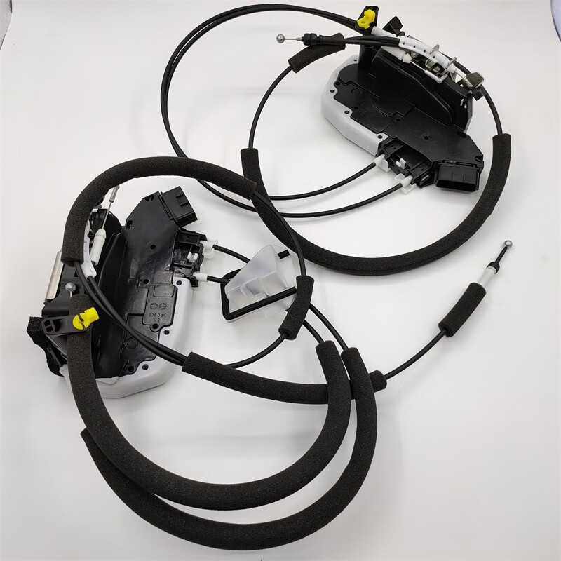 适用于逍客天籁骊威奇骏汽车中控锁车门闭锁器电机汽车门锁块拉线适配