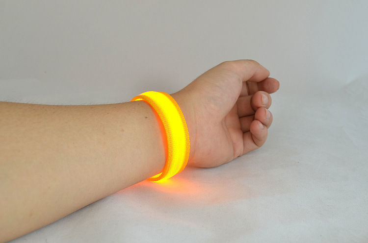 夜跑反光手环led发光手环闪光手腕带荧光手镯演唱会夜跑手带蹦迪气氛