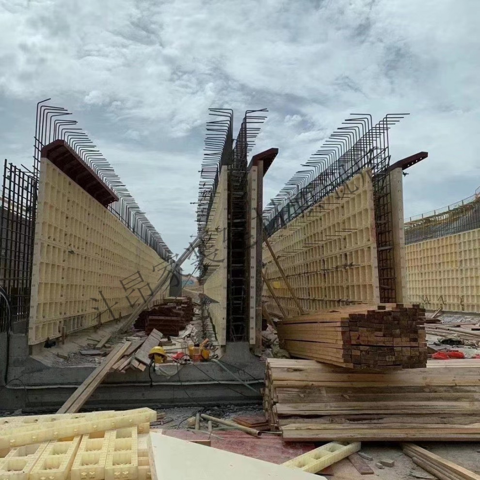 斗昂现浇塑料塑钢模板模具挡墙涵洞框架梁水渠挡土墙管廊混凝土水沟