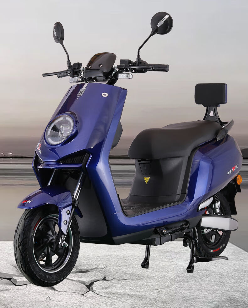 新款两轮高速电摩n9电动车72v长跑王电瓶车60v踏板车成人厂家直销白色