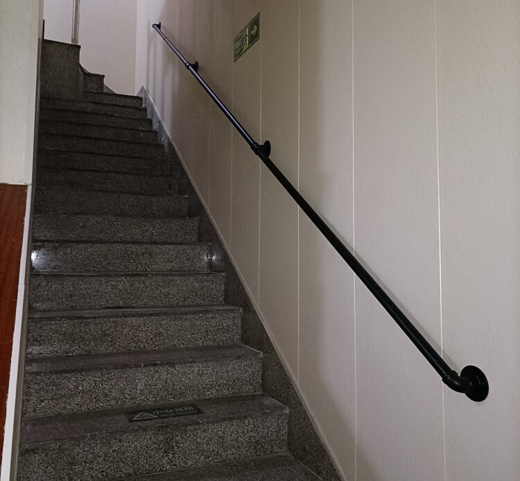 水棋盛家用靠墙上铁艺水管简约现代楼梯扶手栏杆老人儿童室内外护栏