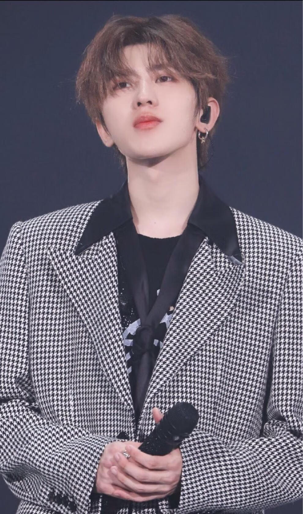 周定福蔡徐坤同款耳环潮流男耳钉钛钢五角耳环无耳洞耳夹女in网红款有