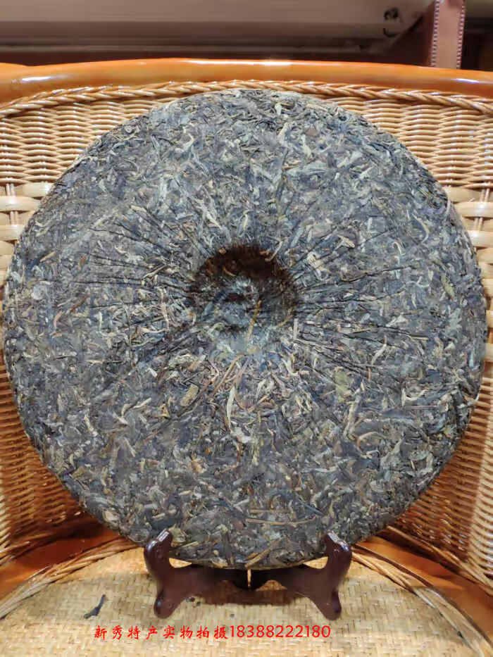 厂家直发3公斤生茶大茶饼孔雀之乡古树茶饼收藏礼茶1片孔雀普洱生茶