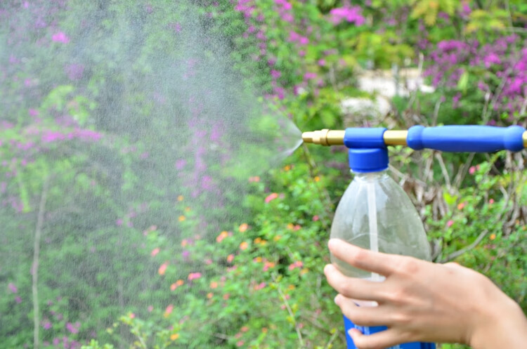 往复式抽拉喷雾器洒水壶手动推拉可乐饮料瓶喷水头浇花喷壶喷雾杆