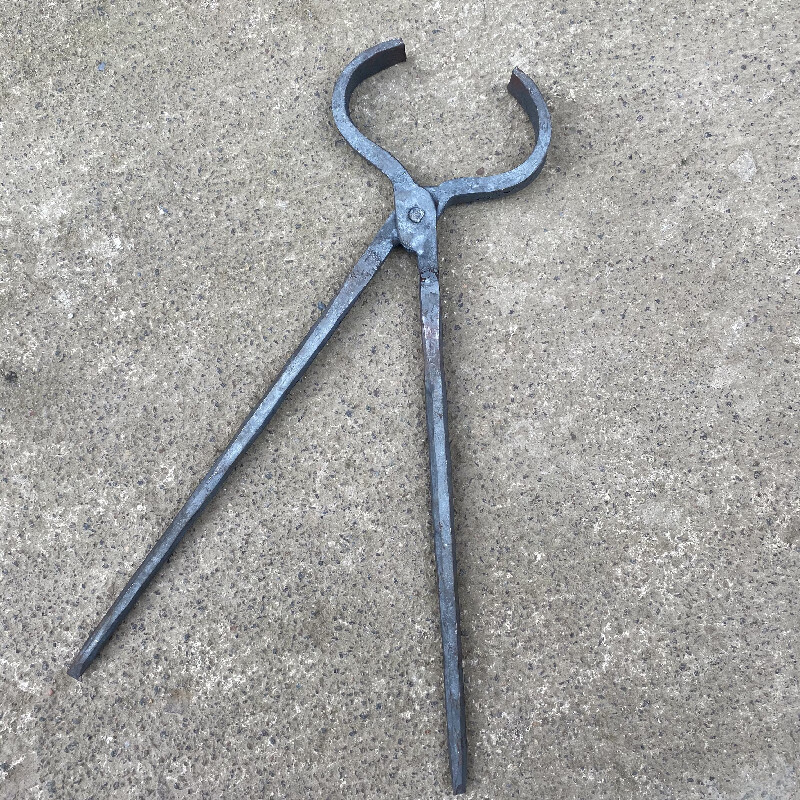 手工锻打火钳夹铁钳尖嘴钳扁口钳圆口钳椭圆口钳铝锭钳工业火钳铝锭钳