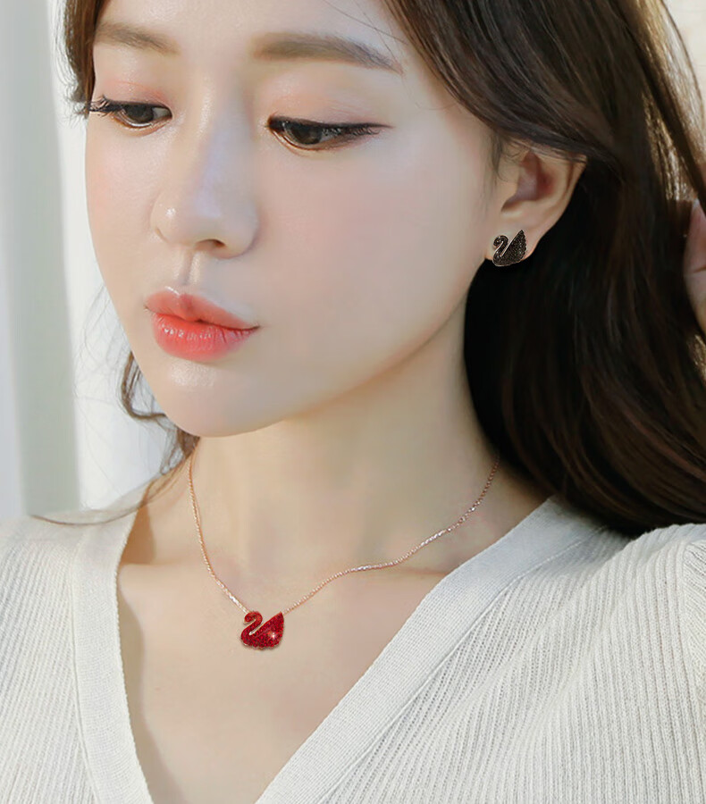 小天鹅项链女潮女时尚锁骨链轻奢气质饰品金黑色 black小天鹅 项链