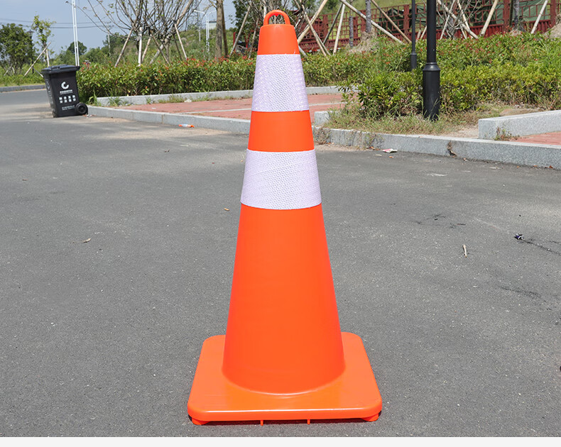 pvc塑料反光路锥雪糕桶训练简警示柱雪糕筒停车位橡胶路障锥 太阳能