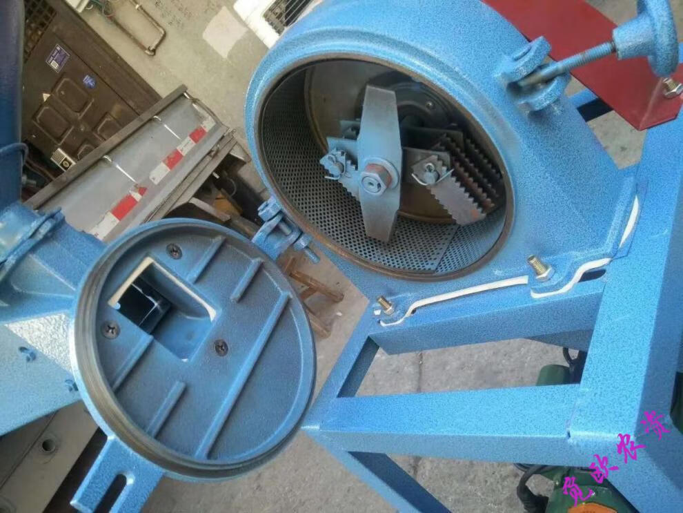 玉米粉碎机家用小型磨粉机干湿两用两相电多功能大米电动杂粮花椒200
