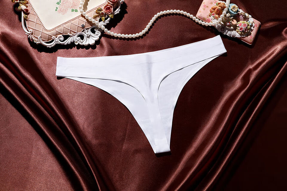 内裤一片式无痕丁字裤女性感t字裤舒适隐形瑜伽运动健身型内裤 肤色 m