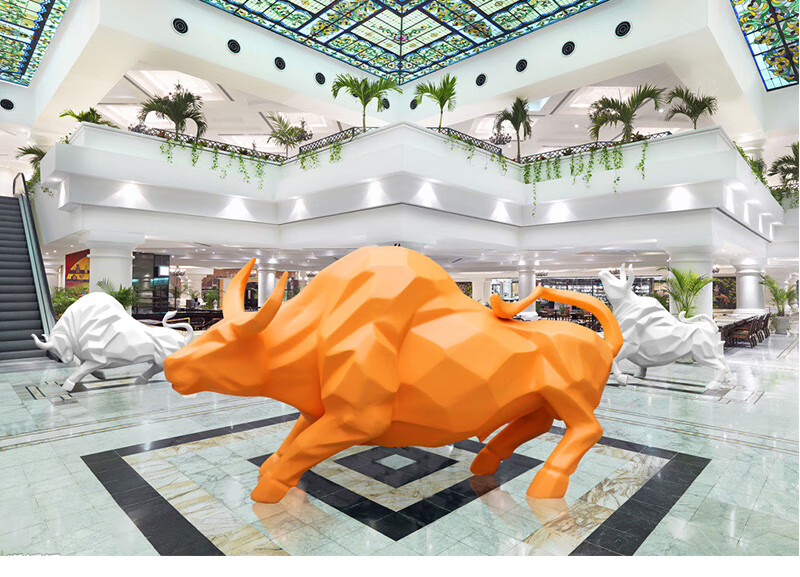 华尔街铜牛摆件抽象几何落地彩绘牛雕塑块面商场售楼部大型艺术品块面