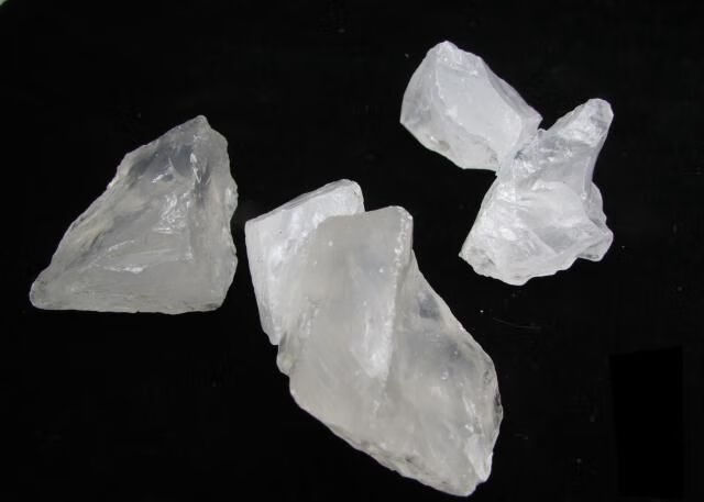 石英石原石晶体图片