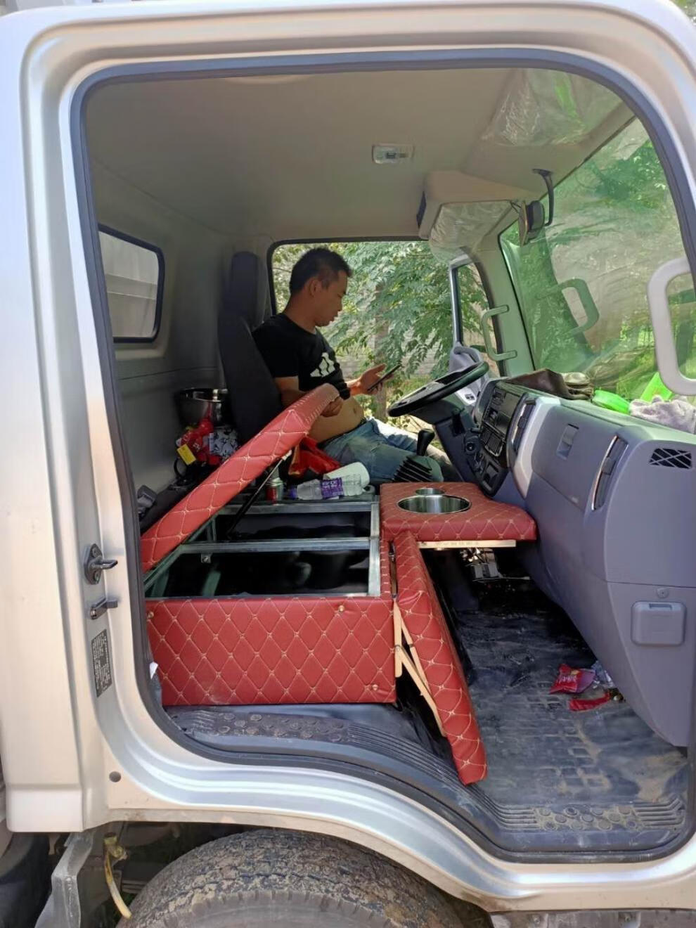 42米轻卡单排货车改装卧铺豪沃福田江淮致道时代唐骏东风奥驰铁架单独