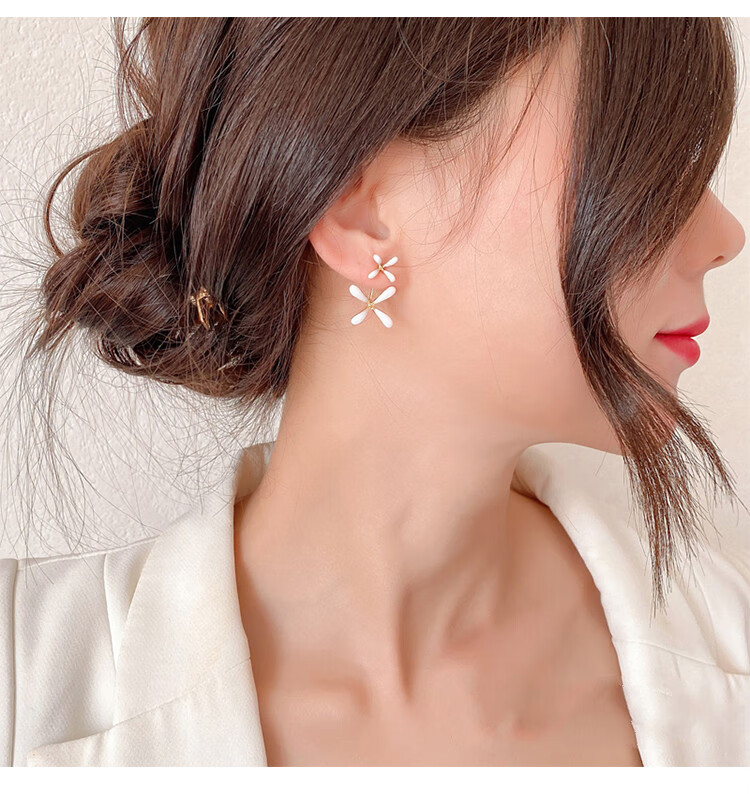 youeshone滴釉白色花朵耳环丁香花耳钉后挂式花瓣s925银针耳饰女甜美