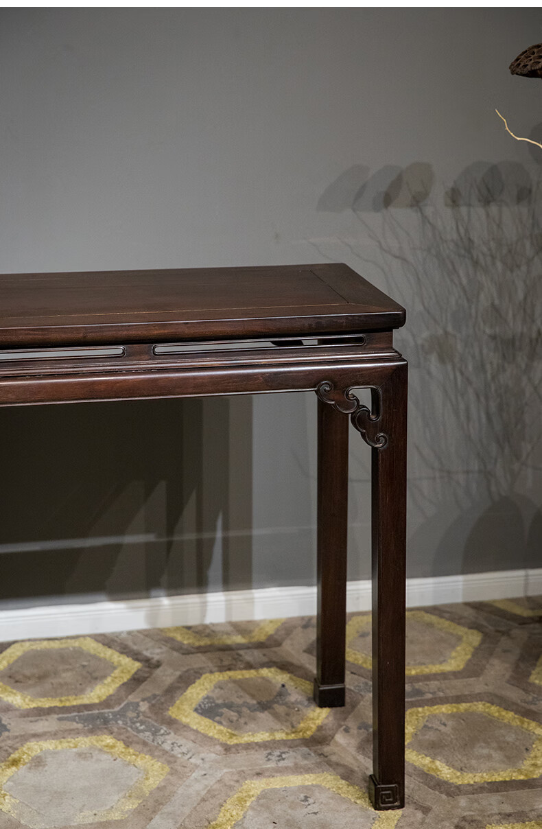 yaran culture 清 红木束腰马蹄腿云纹角牙条桌 123×42×86 0491-2