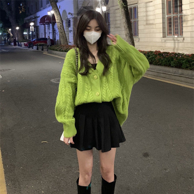 慵懒风韩系超显白绿色麻花毛衣开衫女初冬收腰吊带连衣裙两件套装针织