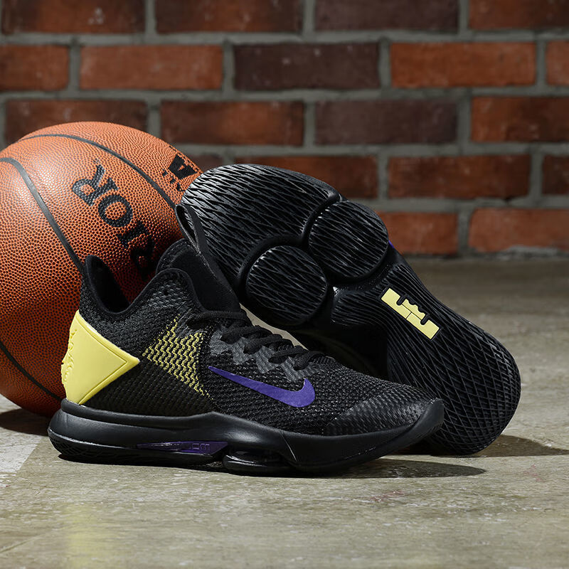 詹姆斯见证4代篮球鞋湖人南海岸实战气垫运动鞋耐磨防滑实战战靴 白紫