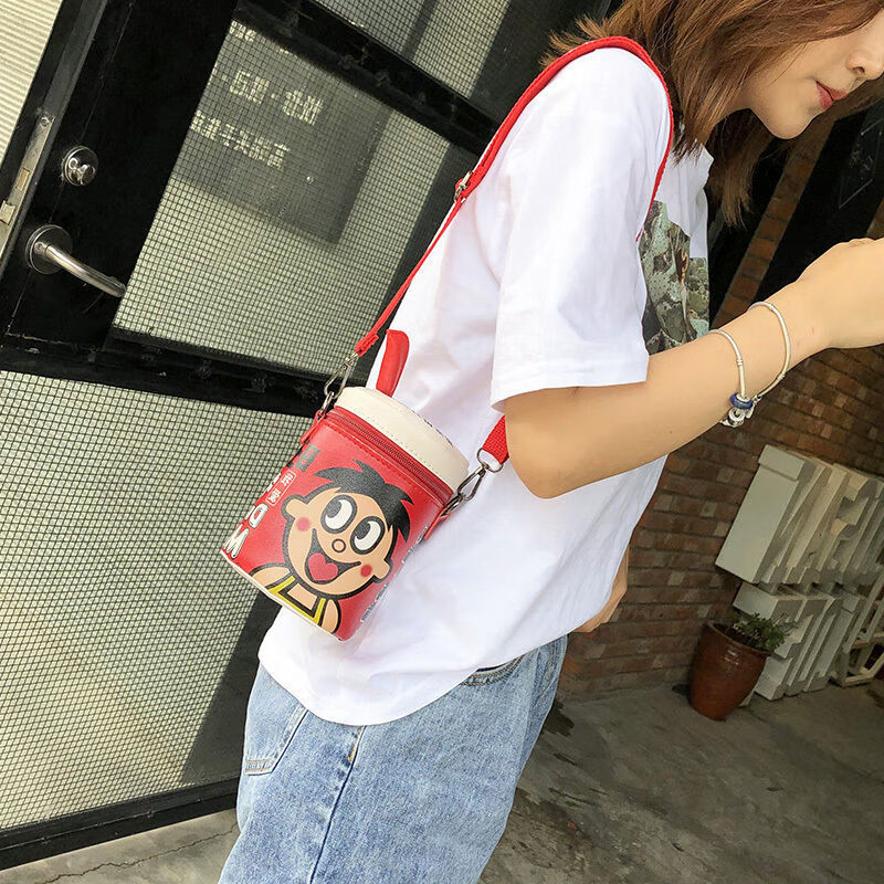 新款卡通旺仔牛奶包包女时尚可爱萌儿童单肩斜挎包撞色零食包 红色