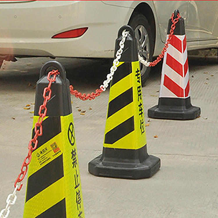 警示路障锥车位停车桩橡胶锥形桶三角伸缩连接杆雪糕桶反光锥桶90