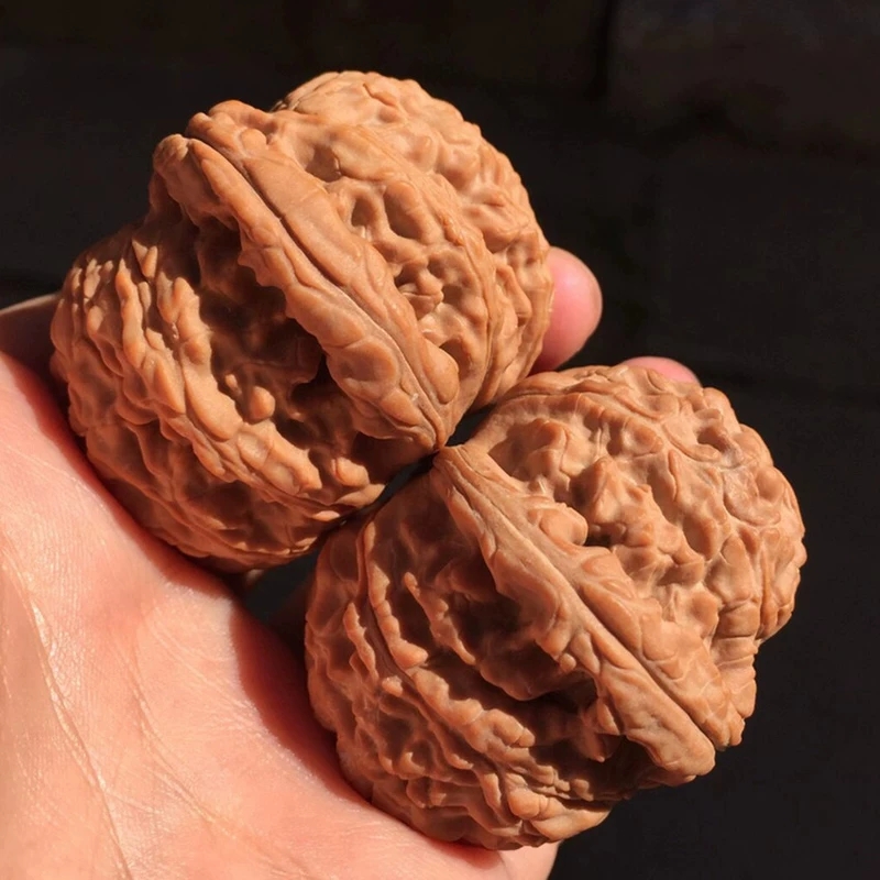 文玩核桃闷尖白狮子头文玩核桃闷尖白狮子头矮桩磨盘四座楼闷白大野外