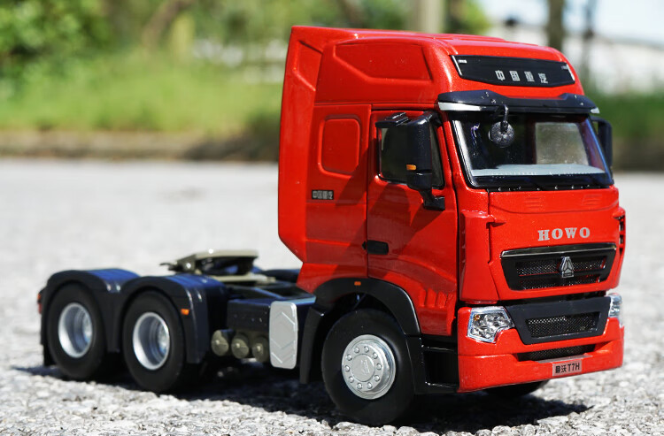 中国重汽卡车模型重汽豪沃howoa7t7h1:36牵引车集装箱卡车 豪沃a7牵引