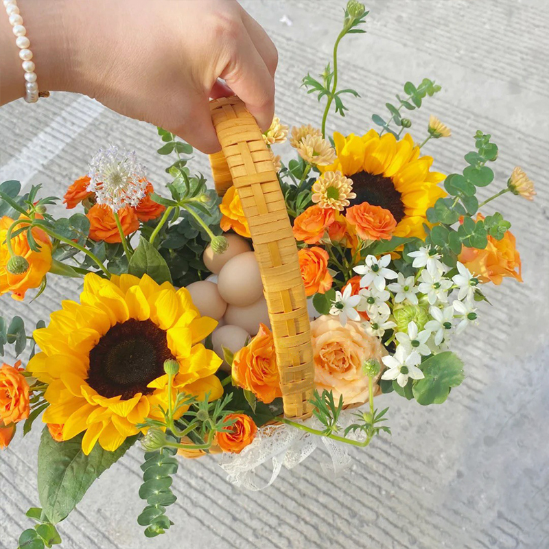 月子花篮送新手妈妈鸡蛋鲜花手提篮鲜花速递同城北京上海广州送花玫瑰