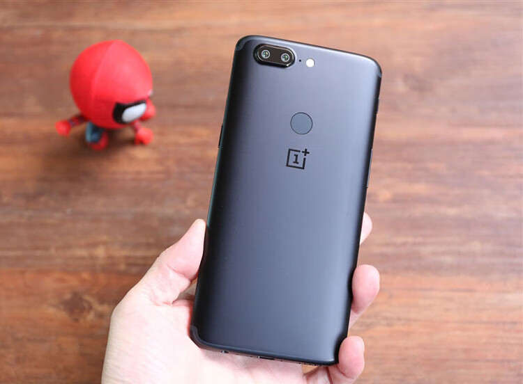 一加5t15t二手手机安卓全面屏学生备用游戏智能红色8gb128gb95成新