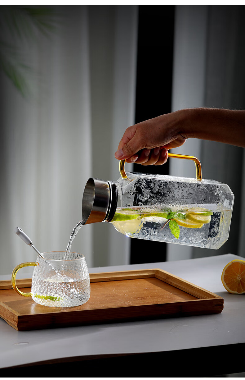 适用场景:旅行附加组件:带杯套适用人群:男士类别:凉水壶货号:pbjjez