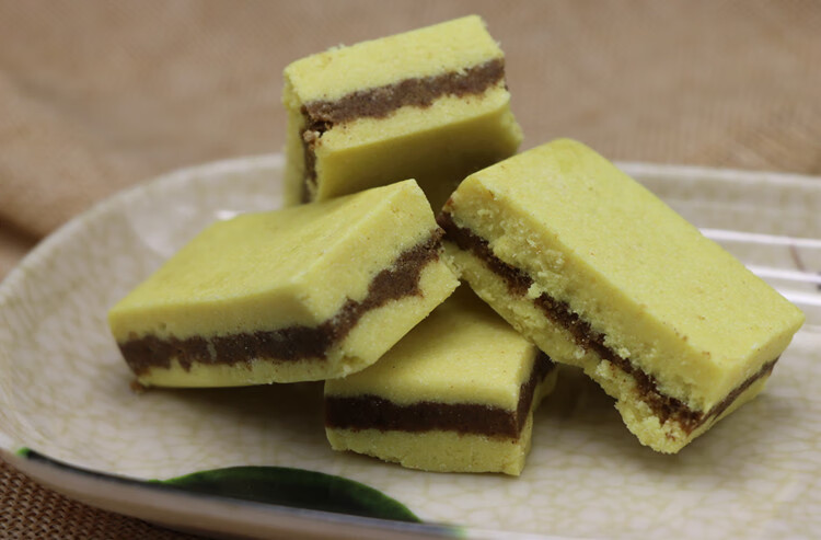 买2盒 云南特产昭通绿豆糕500克 传统糕点 小吃零食 绿豆糕500克