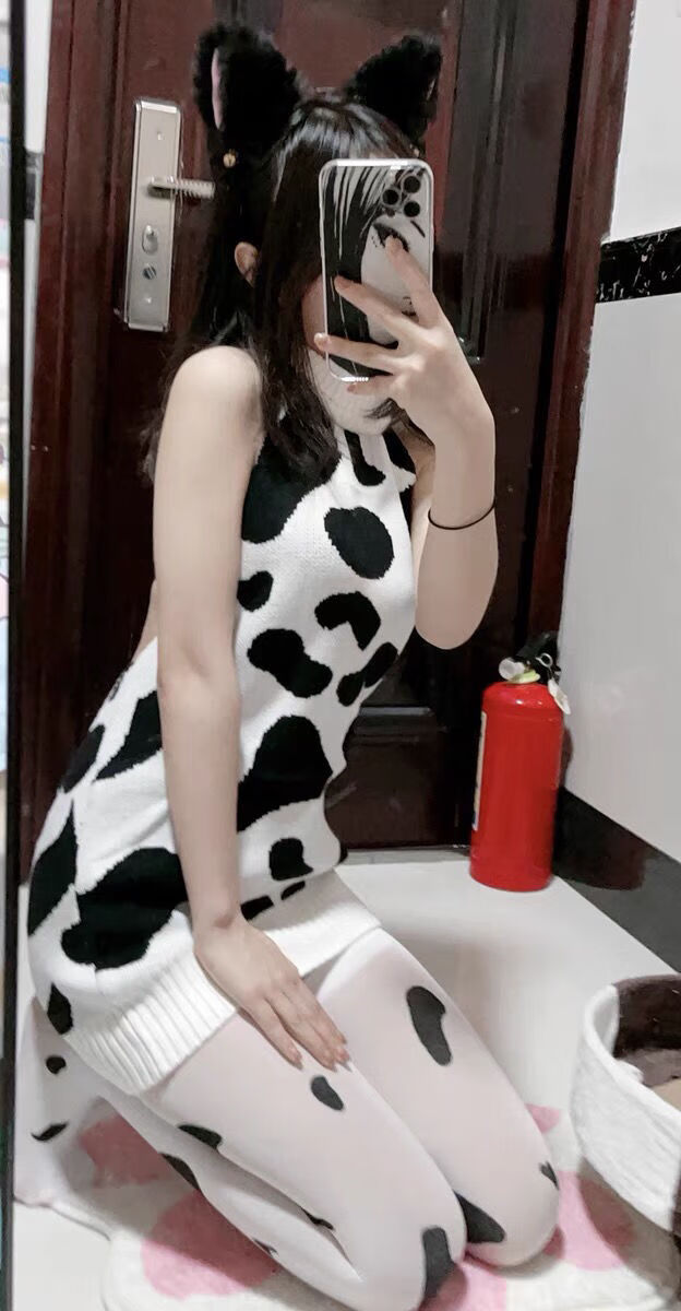 mgyr奶牛情趣日系奶牛高领大露背毛衣制服情趣中长款性感私房写真灰色