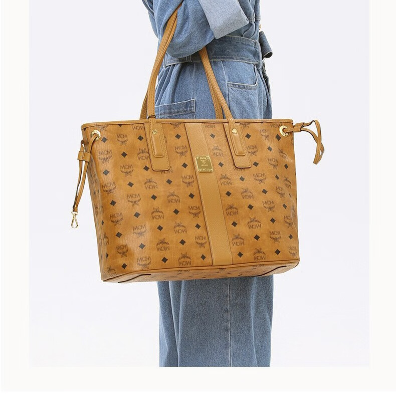 mcm 女包女士经典印花中号双面印花单肩斜跨手提包购物袋子母托特包 m